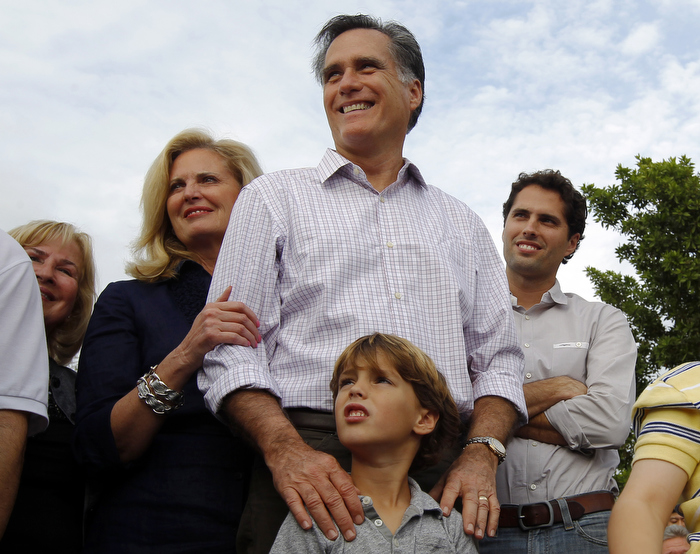 Mitt Rommney Campaigns for the Presidency