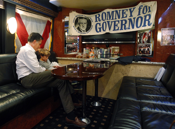 Mitt Rommney Campaigns for the Presidency